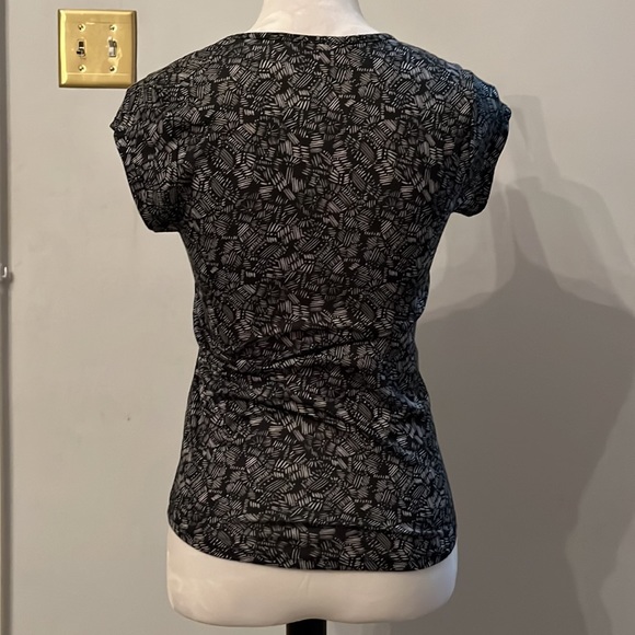 Soft lightweight short sleeve - Picture 3 of 4